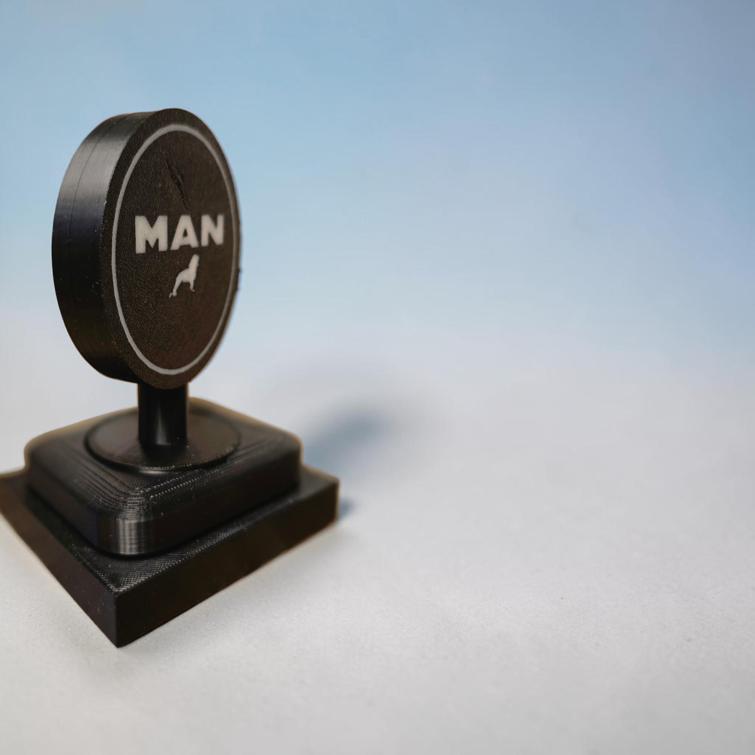 MAN Tischlampe