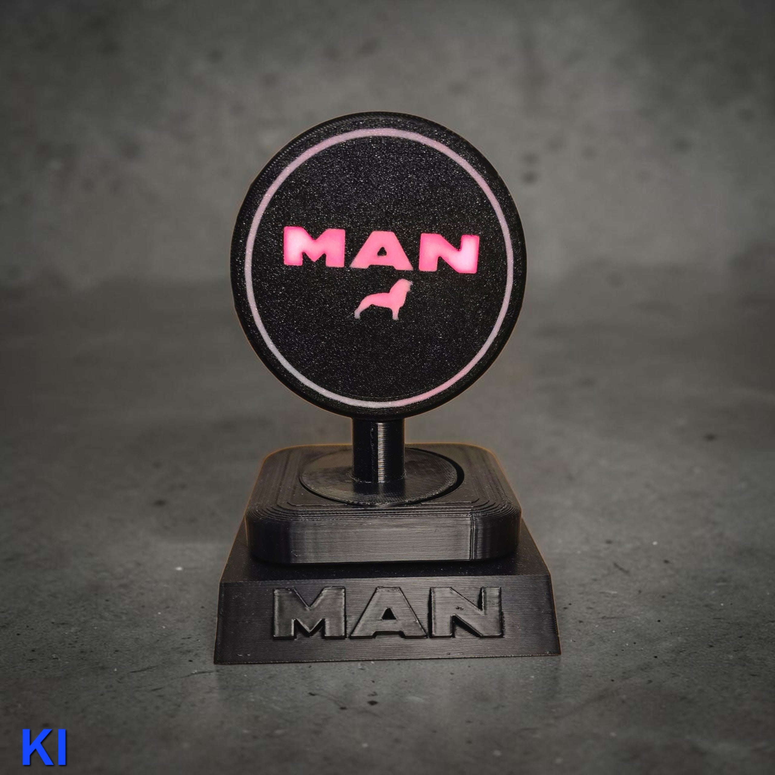 MAN Tischlampe