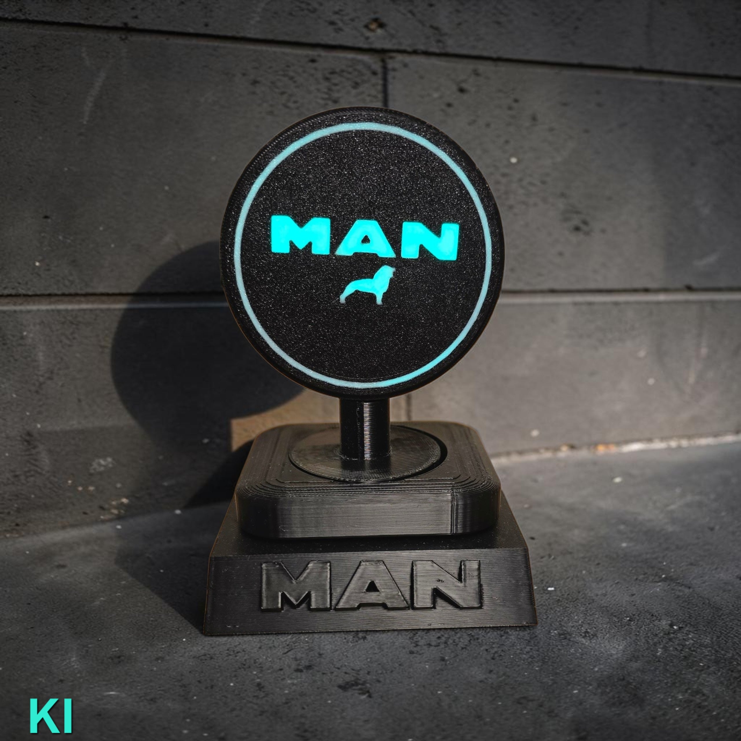 MAN Tischlampe